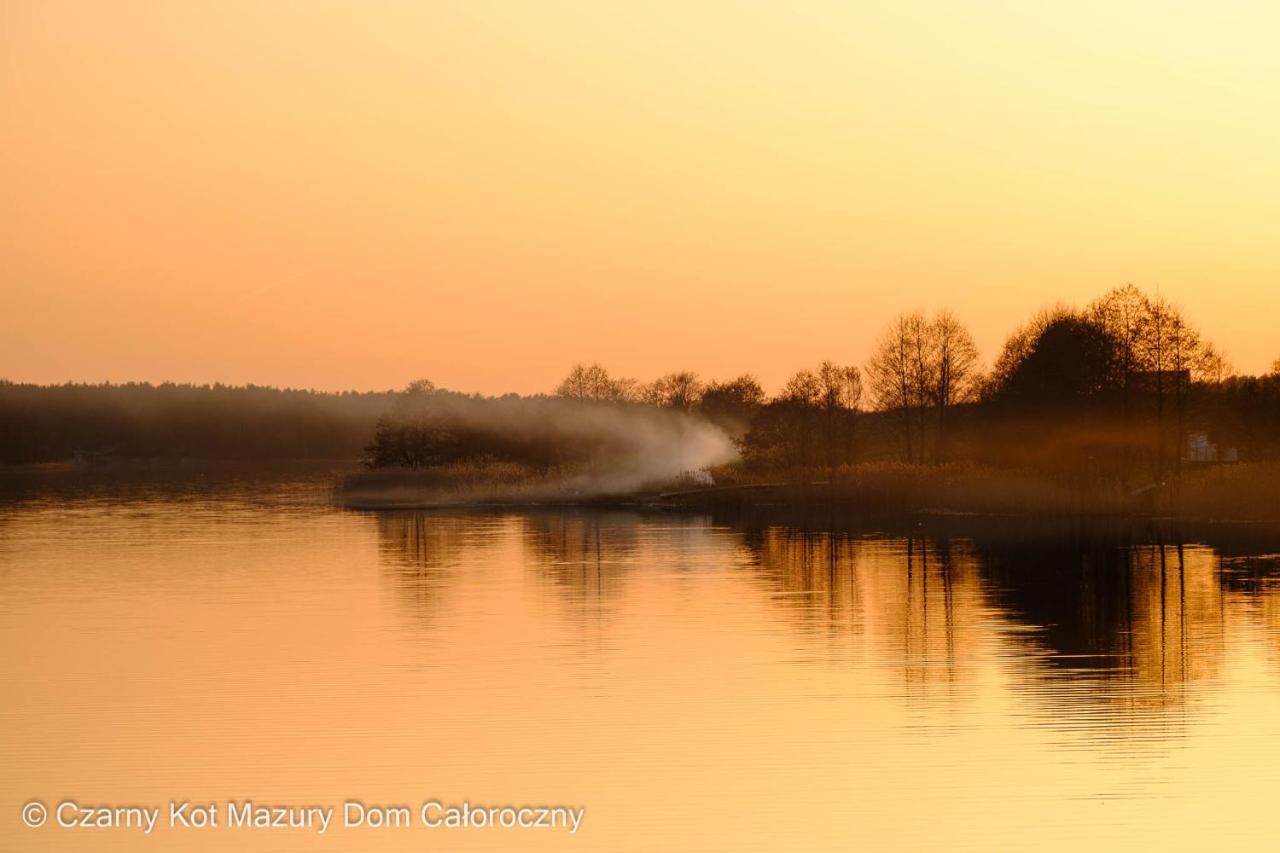Вілла Czarny Kot Mazury Dom Caloroczny Malkinie Екстер'єр фото